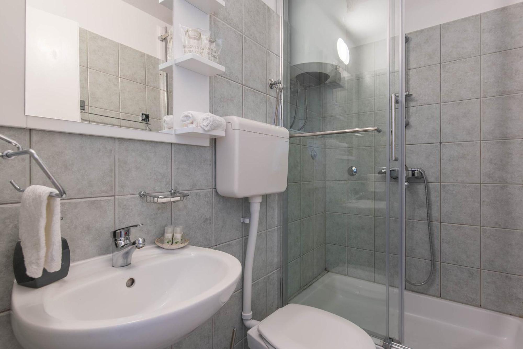 Beachfront Apartments Zanic 포드스트라나 객실 사진